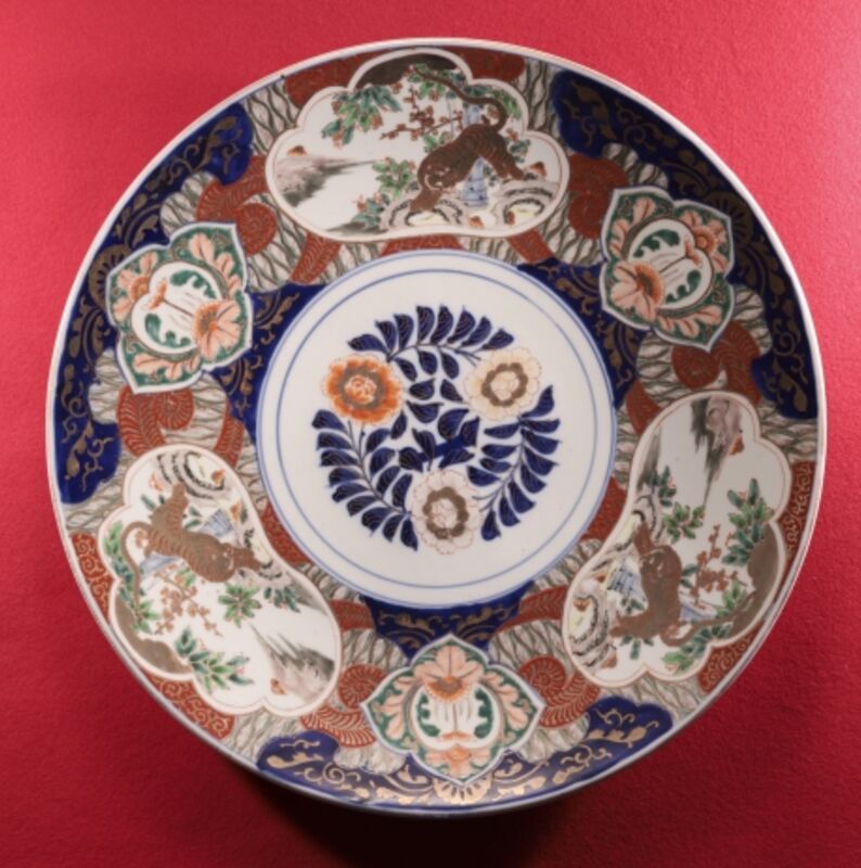 エコワールド埼玉の不用品回収は不用品の回収と同時に、中古品買取も受け付けています！  年式の新しい家電やブランド価値の高い家具、その他、着物・茶道具・古美術・楽器・工具・オーディオ・厨房機器などお気軽にご相談ください。  無料査定いたします！  高価買取のチャンスかも…！